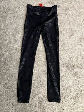 SPANX Black camo leggins